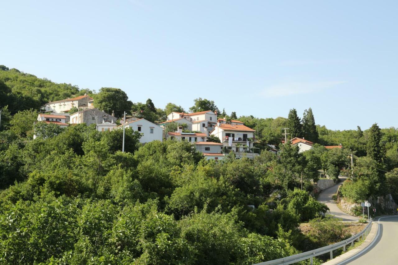 Apartments Tinka Brseč Esterno foto